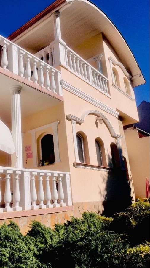 Apartamento Ádám Apartmanház Szeged Exterior foto